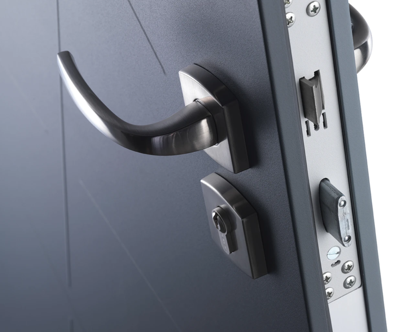 Gros plan serrure de Porte Blindée Fichet pour maison à Paris 18